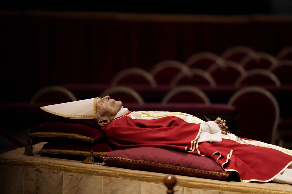 Pope Benedict lying in state